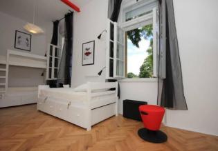 Functioning hostel in the centre of Zadar of exceptional design 
