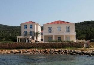 Waterfront stone villa on an island near Zadar with private access to the beach 