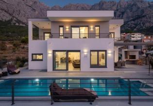 Bright modern villa in Makarska with perfect sea views 