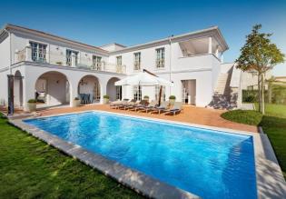 Impeccable beauty with a sea view - unique villa in Vabriga 