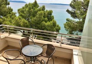 Beautiful apartment in Tucepi on the 1st line to the beach 
