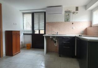 Ground floor apartment in Rovinj with garden and garage 