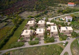 Complex of urbanized land plots with project and building permits for 6 lux villas 