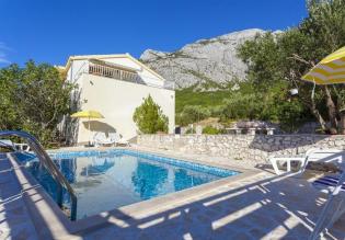 Villa mit Swimmingpool und herrlichem Meerblick auf die Makarska Riviera 