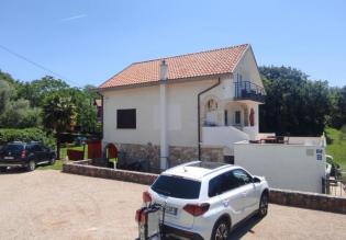 Great offer- apart-house with 4 apartments in Risika on Krk 