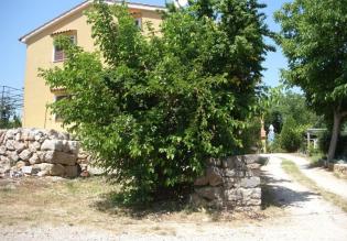 Lovely house for sale in Linardići, on Krk peninsula, with 1000 sq.m. of land 
