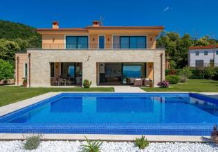 Schöne Villa in der Gegend von Opatija in Lovran mit Meerblick, auf 3442 qm Grundstück! 
