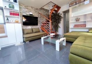 House in the center of Pula city with terrace! 