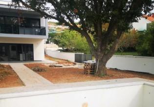 Wonderful newly built modern villa with sea view in Medulin, just 300 meters from the sea 