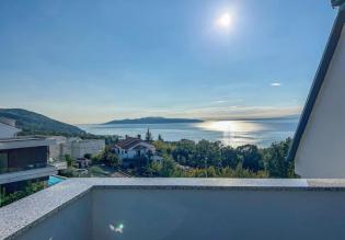 Exklusive Wohnung (brutto 124m2) in einem Neubau mit Terrasse und Panoramablick auf das Meer in Icici 