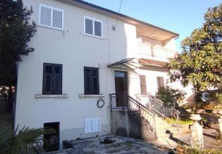 Renovierungsbedürftiges Haus in Belveder, Rijeka 