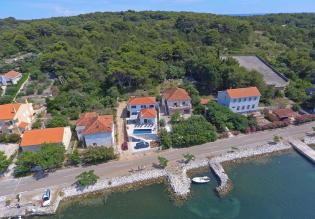 Villa with swimming pool on the first row to the sea on Dugi Otok! 