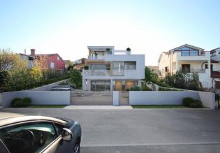 Modern villa in Crveni Vrh, Umag just 200 meters from the sea with Piran and Portoroz sea views 