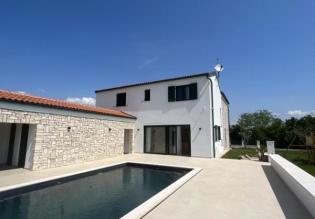 Superb villa with swimming pool in Marcana area 5 km from the sea 