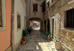 Unique dwelling with 4 apartments in old town of Rovinj 