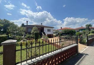 Afforable house in Umag area only 400 meters from the sea 