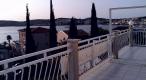 Lovely traditional apart-hotel just 100 meters from the beach on Ciovo, Trogir 