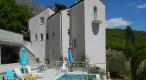 Charming small hotel with swimming pool on Omis riviera - pic 1