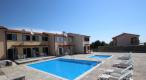 Furnished attached villas for sale in Vabriga in a gated community with swimming pool - pic 1