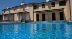 Furnished attached villas for sale in Vabriga in a gated community with swimming pool - pic 4