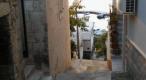 House for renovation for sale in Brela just 100 meters from the beach 