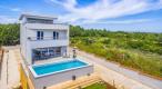 Modern villa with swimming pool just 150 meters from the sea in Medulin - pic 1