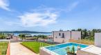 Modern villa with swimming pool just 150 meters from the sea in Medulin - pic 2